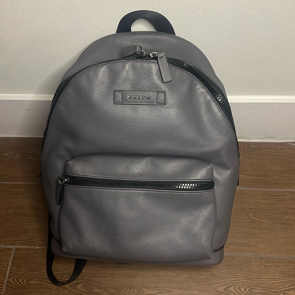 Michael kors backpacks. Used. Good condition!